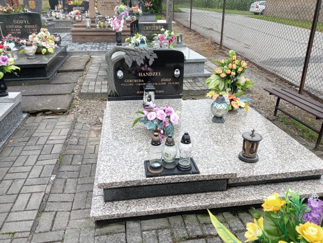 Grób Józef Handzel